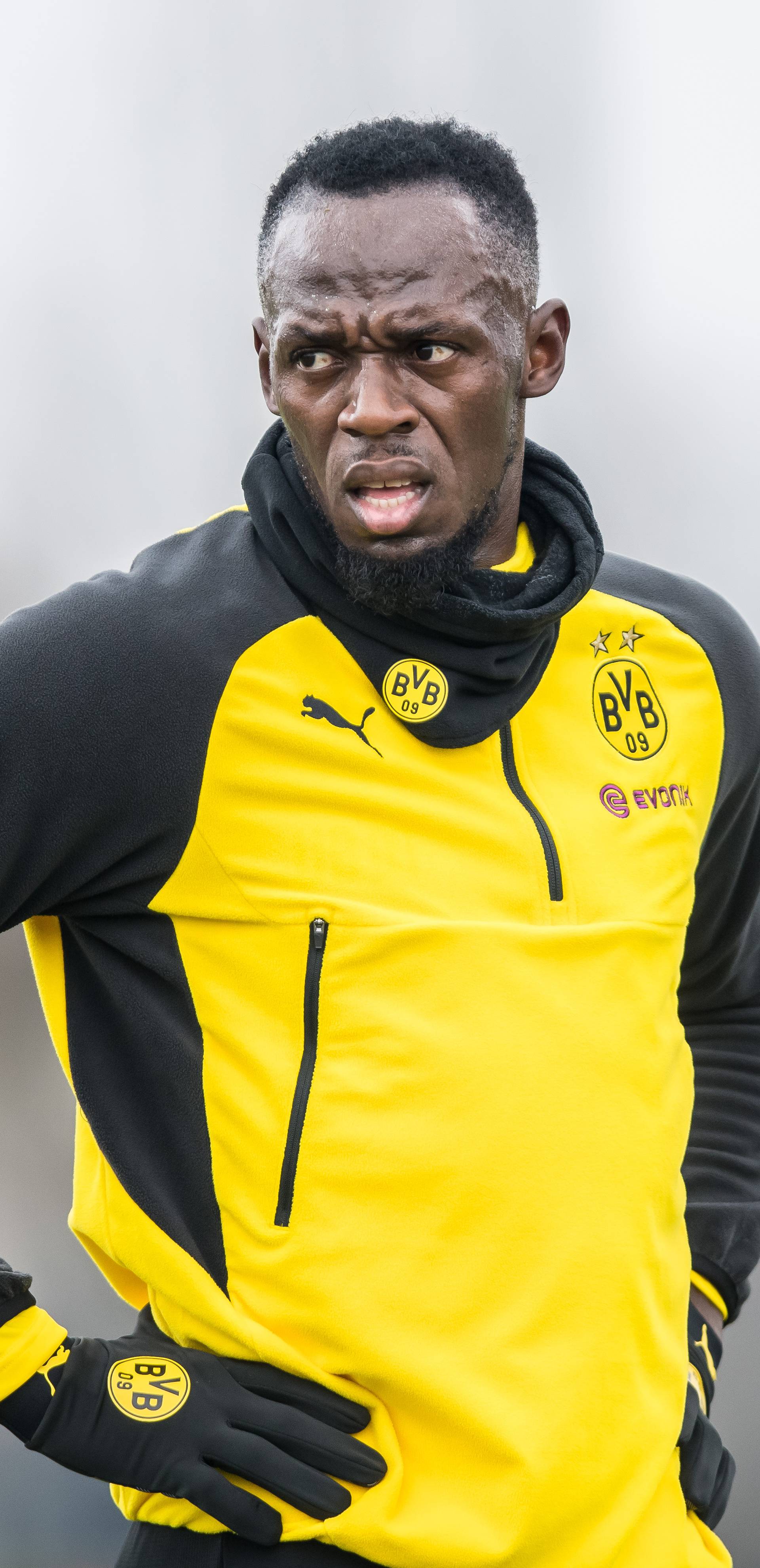 Borussia Dortmund trains with Usain Bolt
