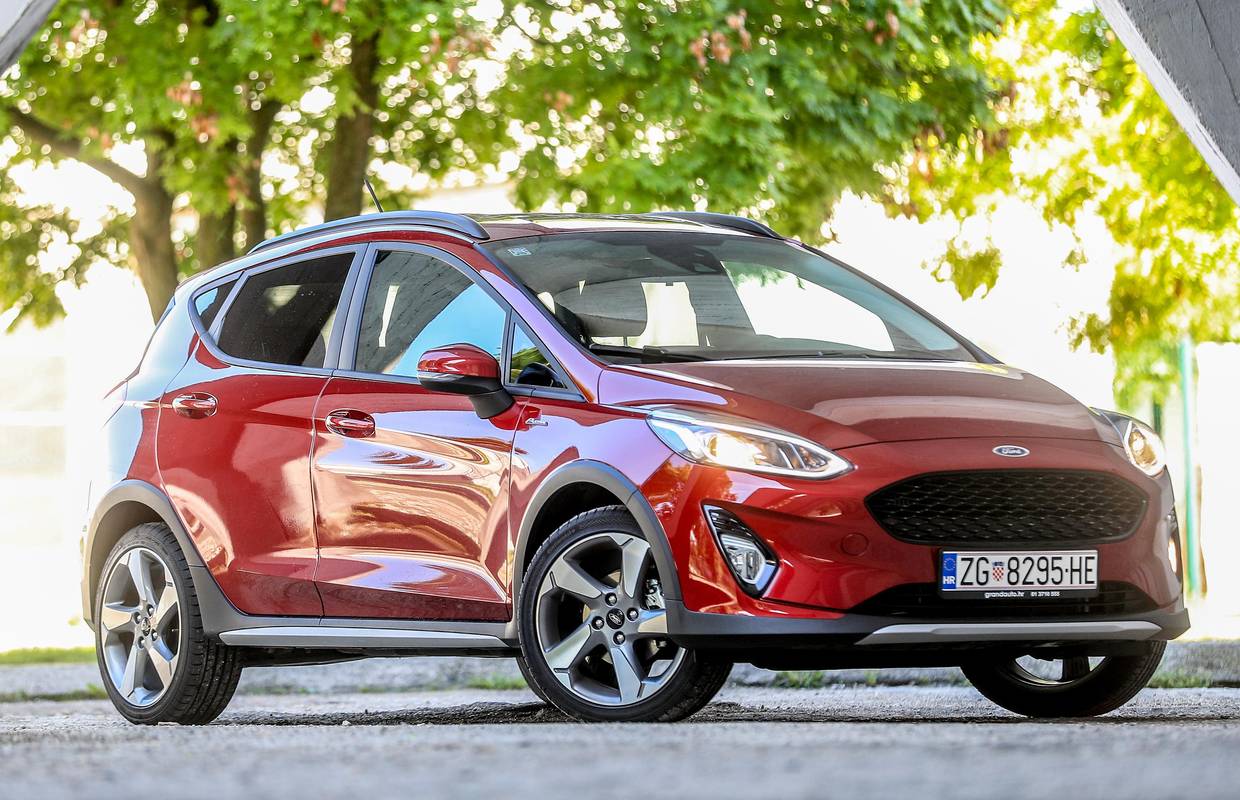 Testirali smo Fiestu koja jako dobro glumi SUV crossover