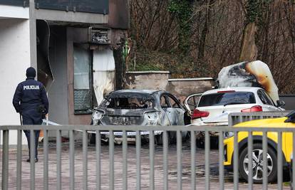 Policija: Požar u kojem su noćas izgorjeli Mercedes, BMW i dio zgrade u Zagrebu je podmetnut!