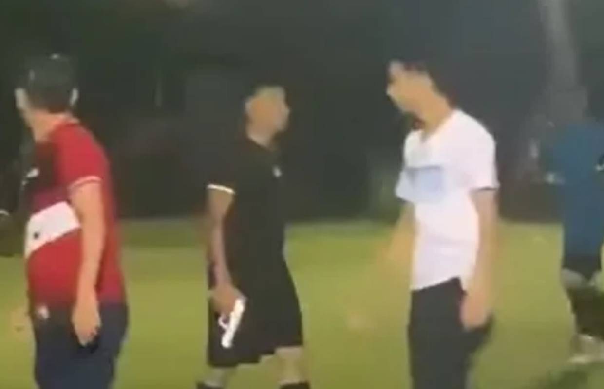 Nogometni sudac izgubio živce: Pištoljem rastjerao navijače