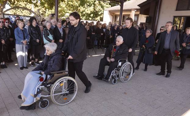 Posljednji ispraćaj Gorana Bareta na Gradskom groblju u Vinkovcima