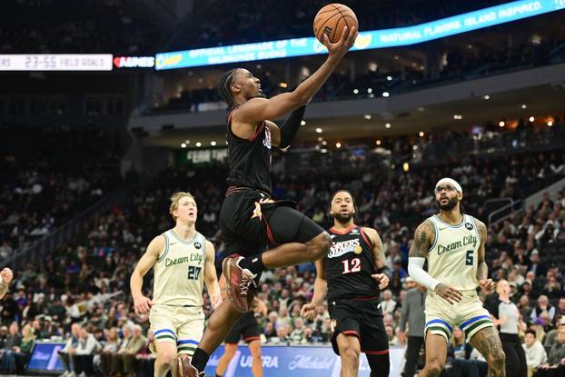 NBA: Philadelphia 76ers at Milwaukee Bucks