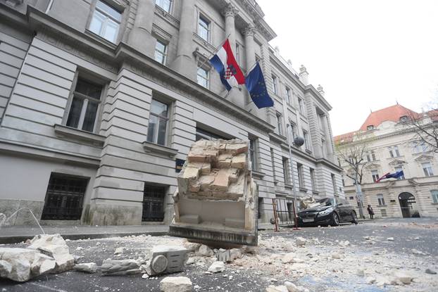 Zagreb: Potres oštetio zgradu Vlade i Katedralu 