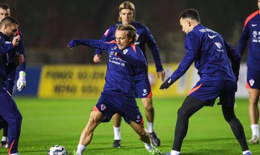 FOTO 'Vatreni' na treningu prije Škotske: 'Ševa' se zahuktala, a sve promatrali Dalić i Ćorluka