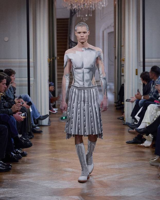 FOTO Vanzemaljci na Pariškom tjednu mode! 'Dolazimo u miru'