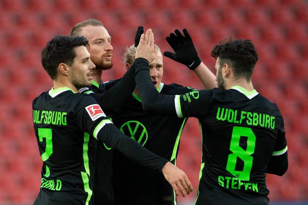 Football: Bundesliga, 1st FC Cologne - VfL Wolfsburg