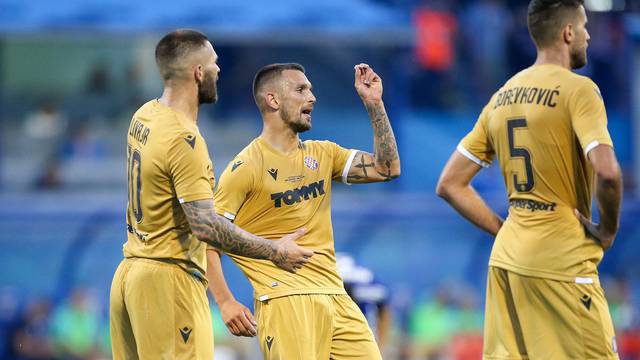 Dinamo i Hajduk u utakmici Superkupa na stadionu u Maksimiru