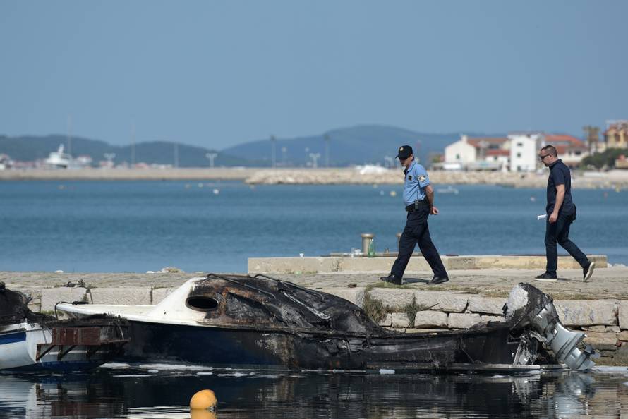 Požar je podmetnut? Izgorjelo šest brodova, šteta je totalna...
