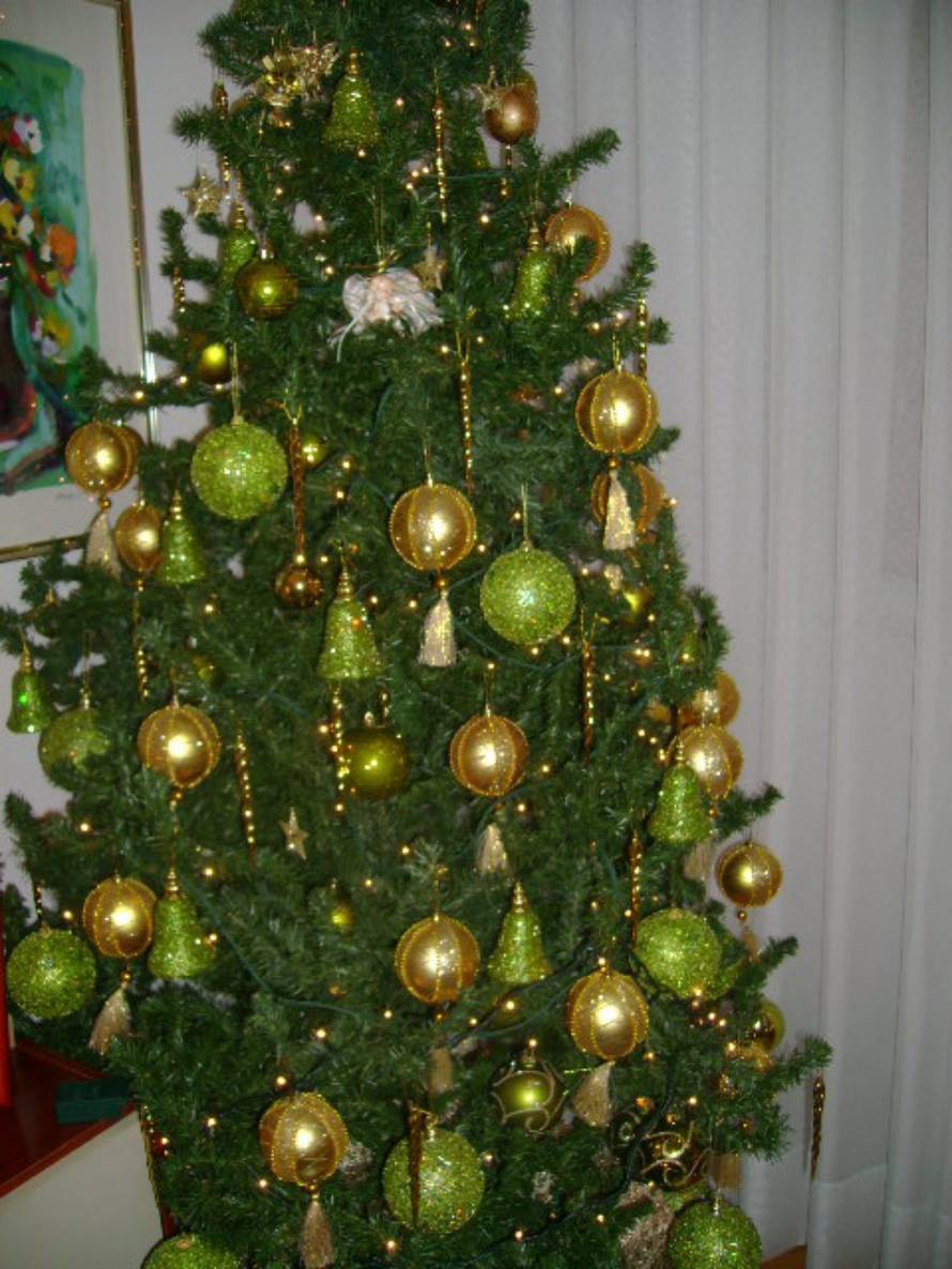 Šaljite fotografije božićnih jelki i osvojite vrijednu nagradu...