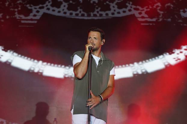 Beograd: Jedan od najpopularnijih grčkih pjevača, Nikos Vertis, održao koncert na stadionu Tašmajdan