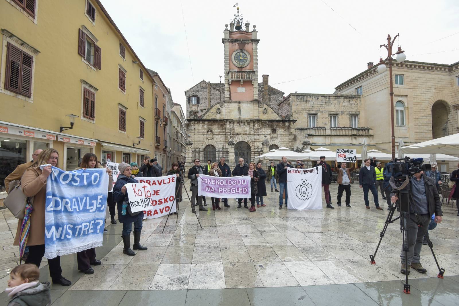 Zadar: Prosvjed "Pošto žensko zdravlje" na Narodnom trgu