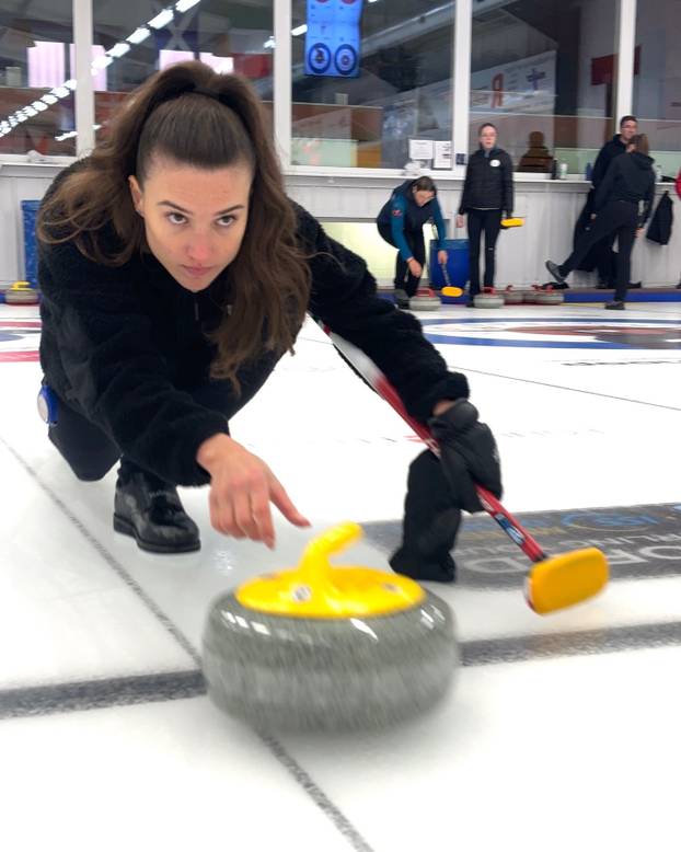 Stefania gađa kao alkar u sridu! Pogledajte ljepoticu iz Cortine