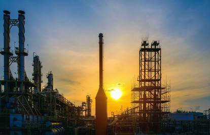 Najava smanjene proizvodnje zadržala cijene nafte blizu 101 $