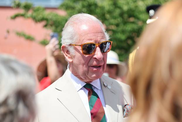 Kralj Charles III. vozio tenk tijekom Dana obitelji Kraljevske tenkovske pukovnije