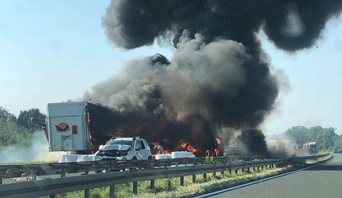 Prizori užasa s autoceste: Dvoje ljudi poginulo u teškoj nesreći