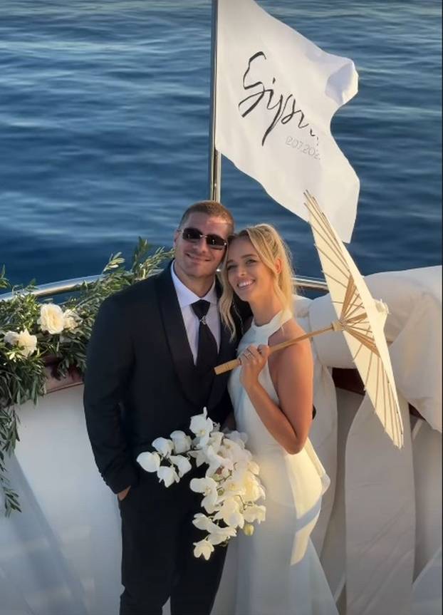 FOTO Majku je pratio do oltara, a sad se i sam oženio. Zvijezda rukometaša u braku s liječnicom