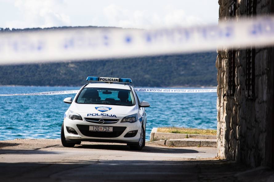 U Kaštel Kambelovcu ubijena jedna osoba, dvoje ranjenih