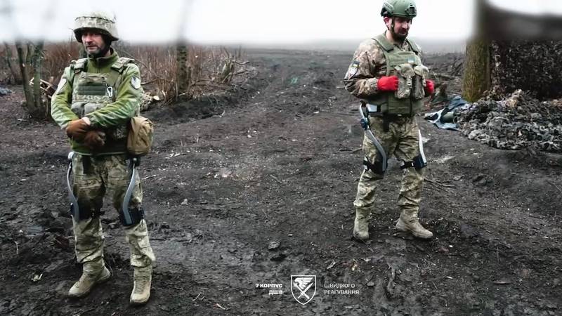 VIDEO Ukrajinski SF vojnici: Testiraju egzoskelet na ratištu. Trče 20 na sat, a stane u kofer