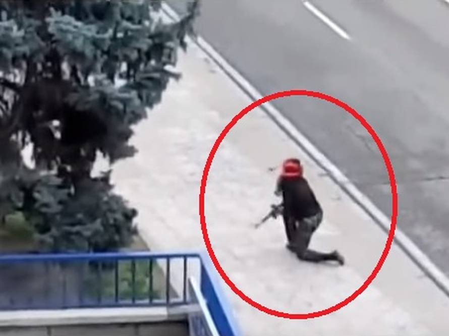 Izazvala je paniku u Madridu: Žena Rambo s lažnom puškom