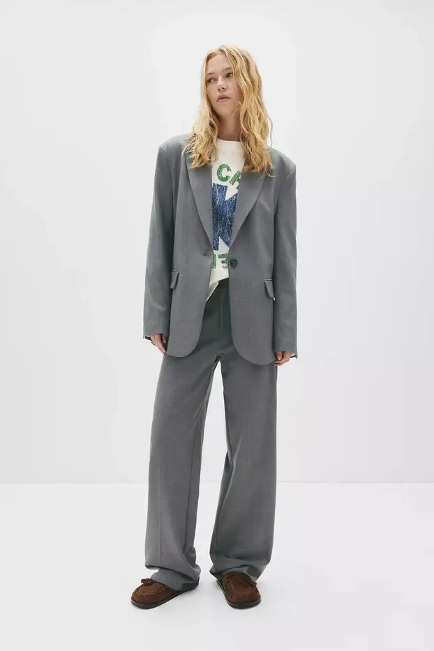 Hit ženska odijela po povoljnim cijenama koje morate imati