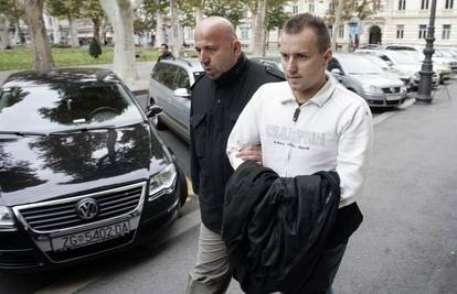 Oliver Knezović na slobodi nakon ispitivanja u policiji