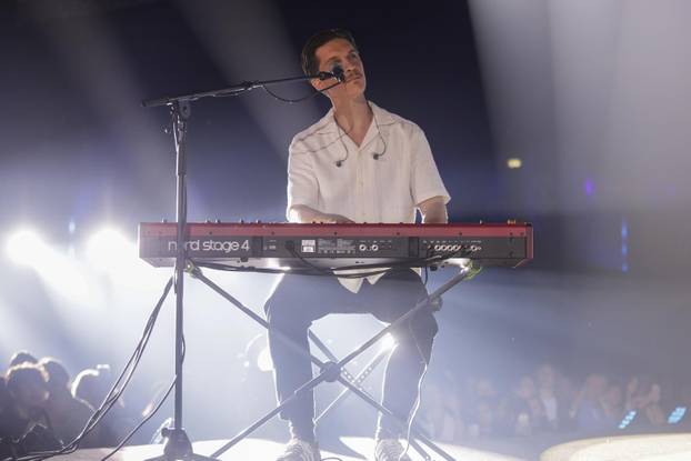 Zagreb: U Areni Zagreb održan koncert "Progledaj srcem"