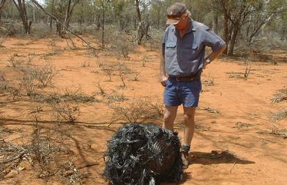 Australija: Na svojoj farmi pronašao smeće iz svemira