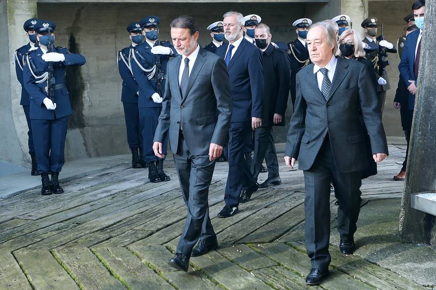 Gordan Jandroković i suradnici polaganjem vijenaca odali počast stradalima u Jasenovcu