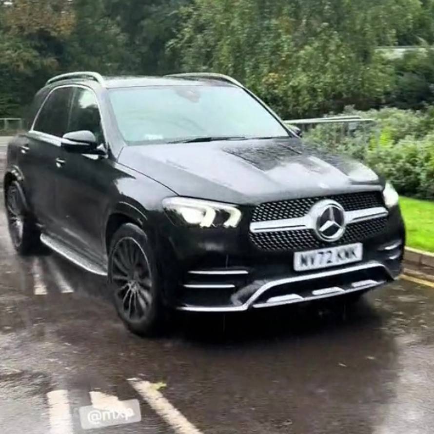 VIDEO Joško Gvardiol vozi auto star 25 godina: 'Kakav lik... A mogao bi imati koji god poželi'