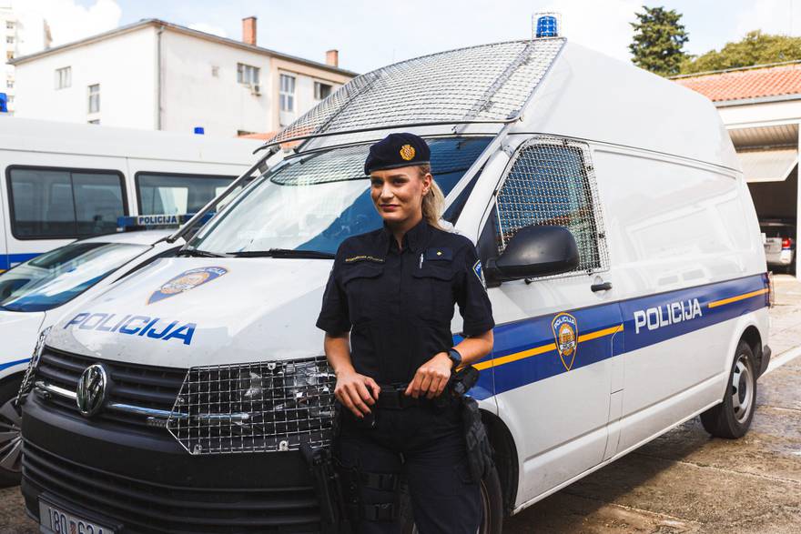 Policajka Antonija Radeljić (22)