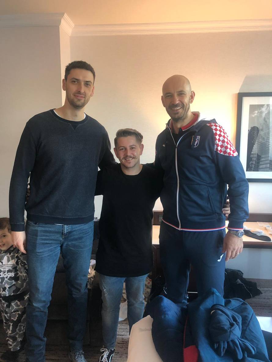 Vatreni brico ponovno je u akciji: Uredio frizure 'Kaubojima'