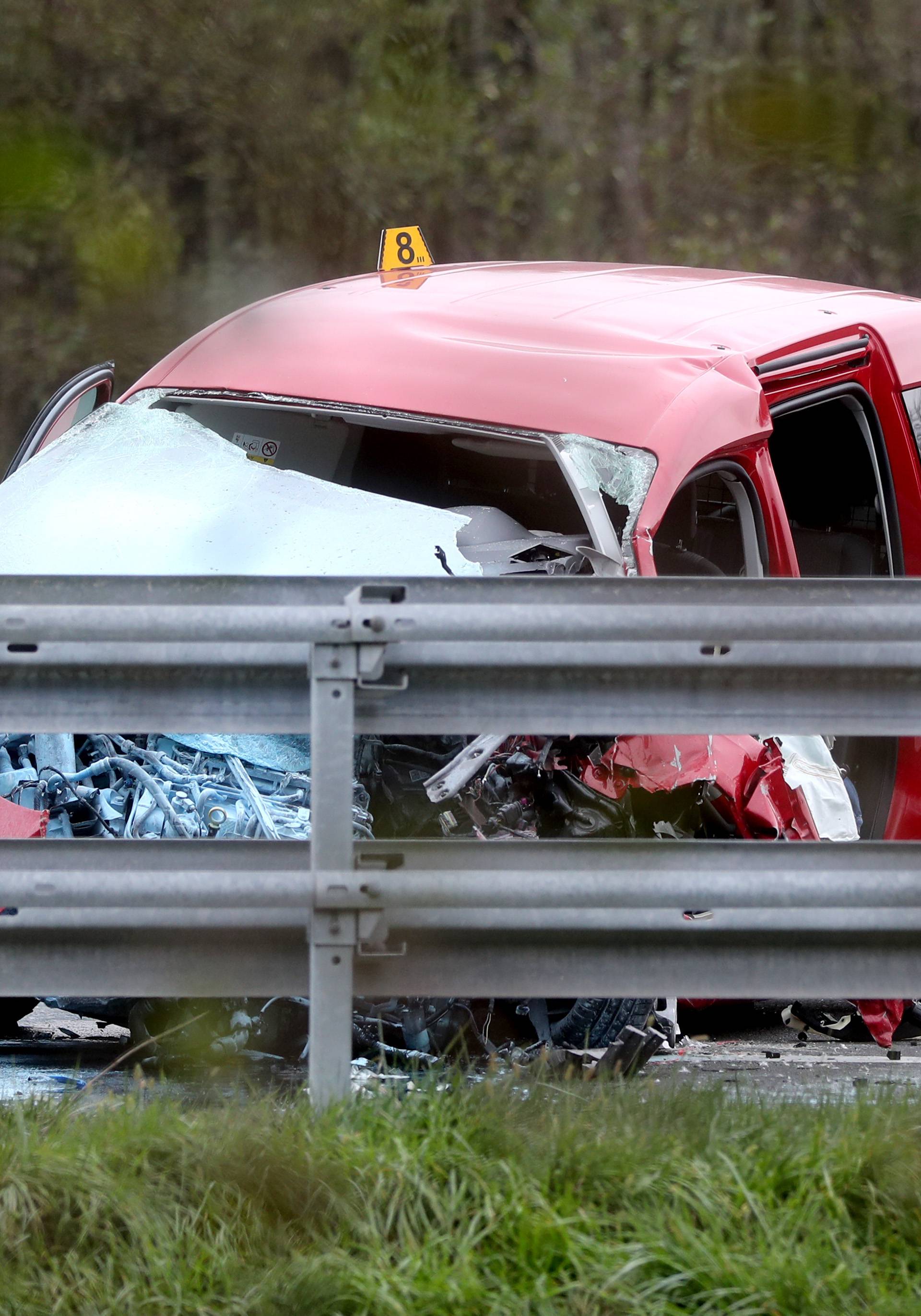 Jedan poginuo, drugi ozlijeđen: 'Vozači su gasili zapaljeni auto'