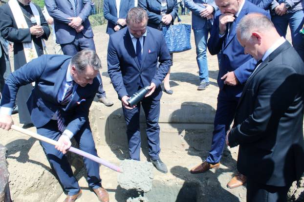 Osekovo: Obilježen početak radova na izgradnji posjetiteljskog centra "Crna roda Osekovo"