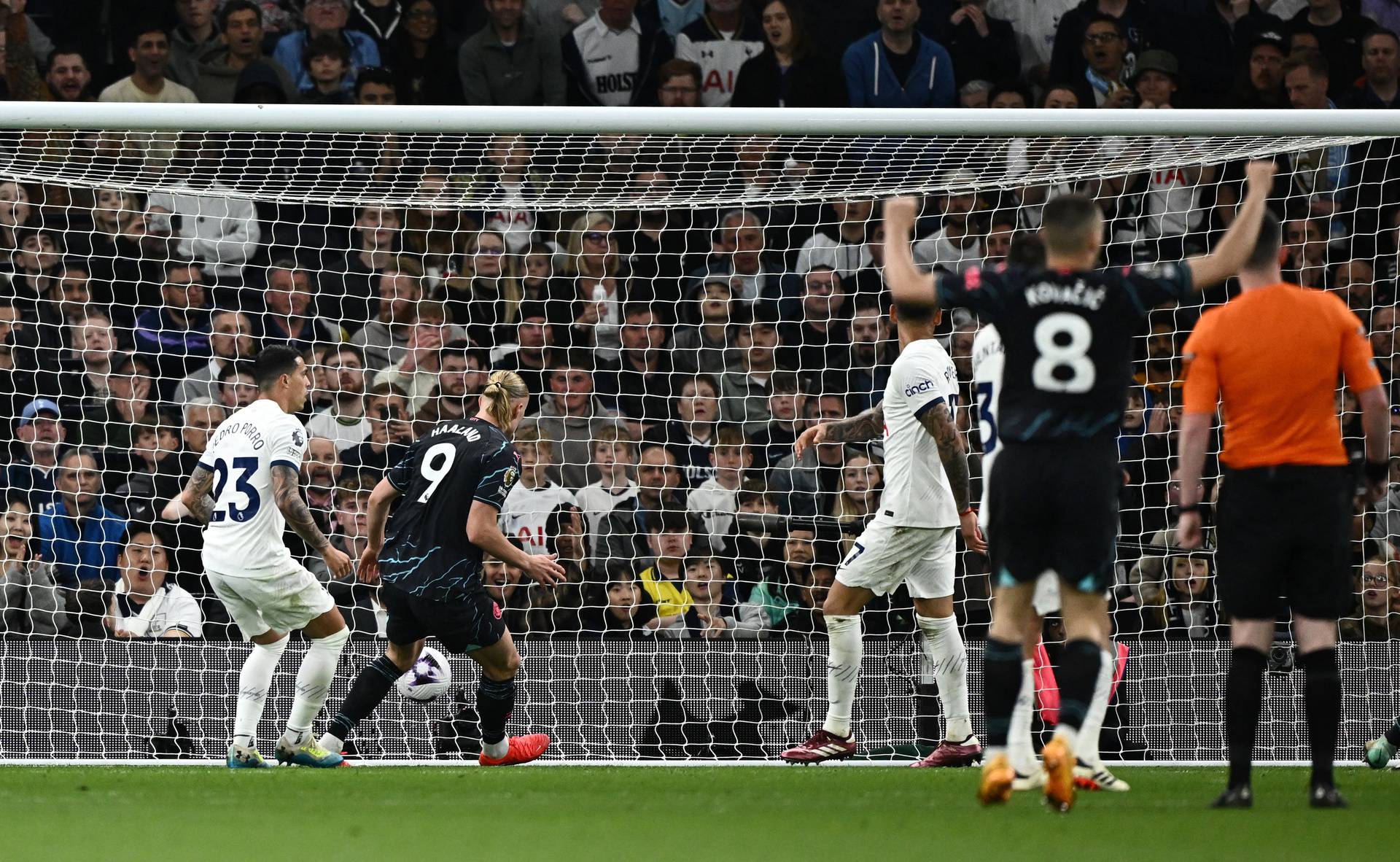 Premier League - Tottenham Hotspur v Manchester City