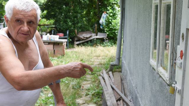 'Odškrinuo sam vrata i vidio brata kako leži potrbuške, vezanih ruku i nogu i hropće'