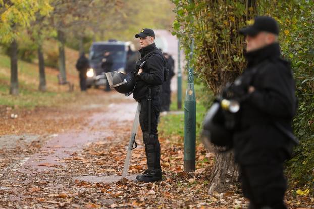 Sarajevo: Velik broj policije kod dvorane Zetra gdje će biti odigrana utakmica Eurolige između Dubaija i izraelskog Hapoela
