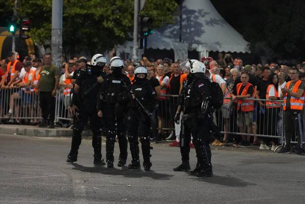 Policijske snage na velikom studenstskom prosvjedu u Beogradu