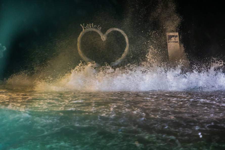 Kaštela: Ciklonalna plima poplavila rivu i okolne ulice