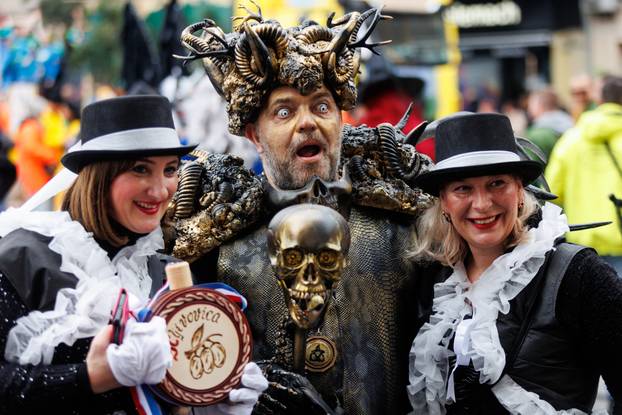 Rijeka: Oko devet tisuća maškara sudjelovalo na tradicionalnom Riječkom karnevalu
