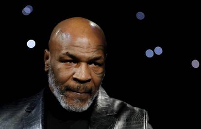 Mike Tyson pretukao putnika u avionu! Raskrvario mu glavu