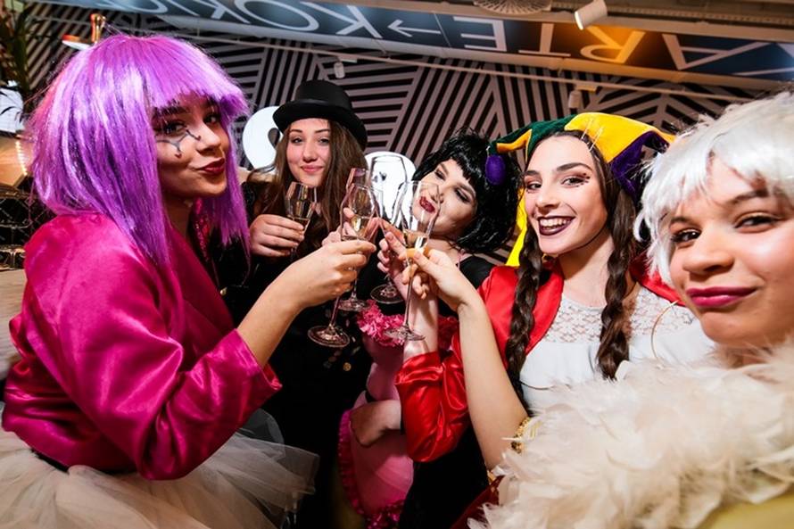 'Najveći showman' oduševio je poznate na Trés Chic večerima