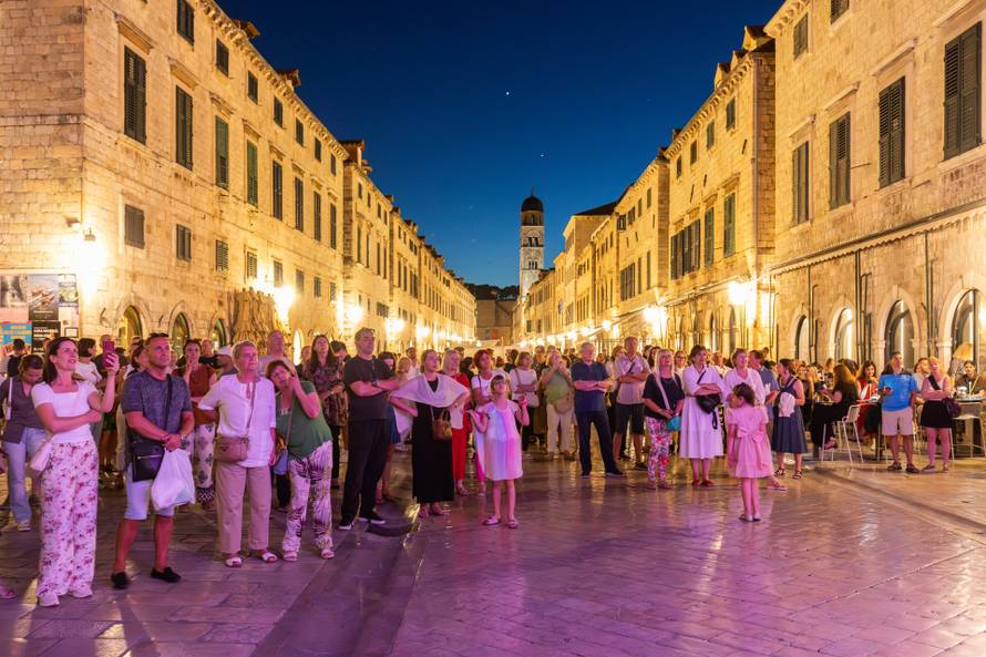 Prvi dubrovački oproštajni koncert Tereze Kesovije