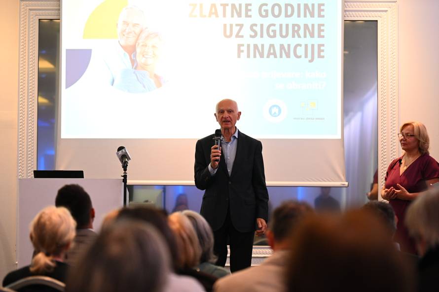 Znanje kao prva linija obrane: Umirovljenici uče kako sigurnije upravljati financijama