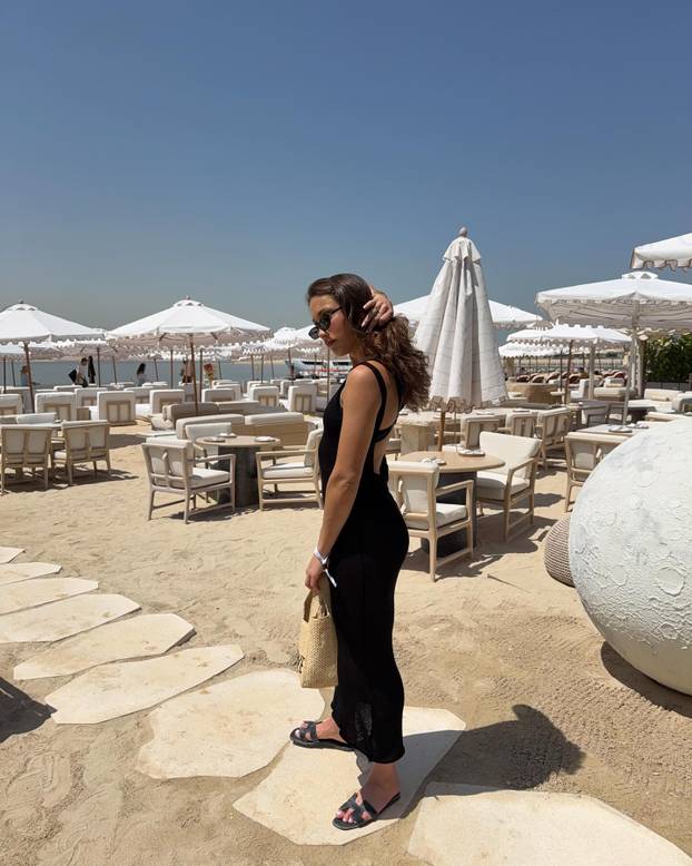 FOTO Ona ljubi heroja Maroka! Igra hokej, a objavama s plaže zaluđuje fanove na internetu