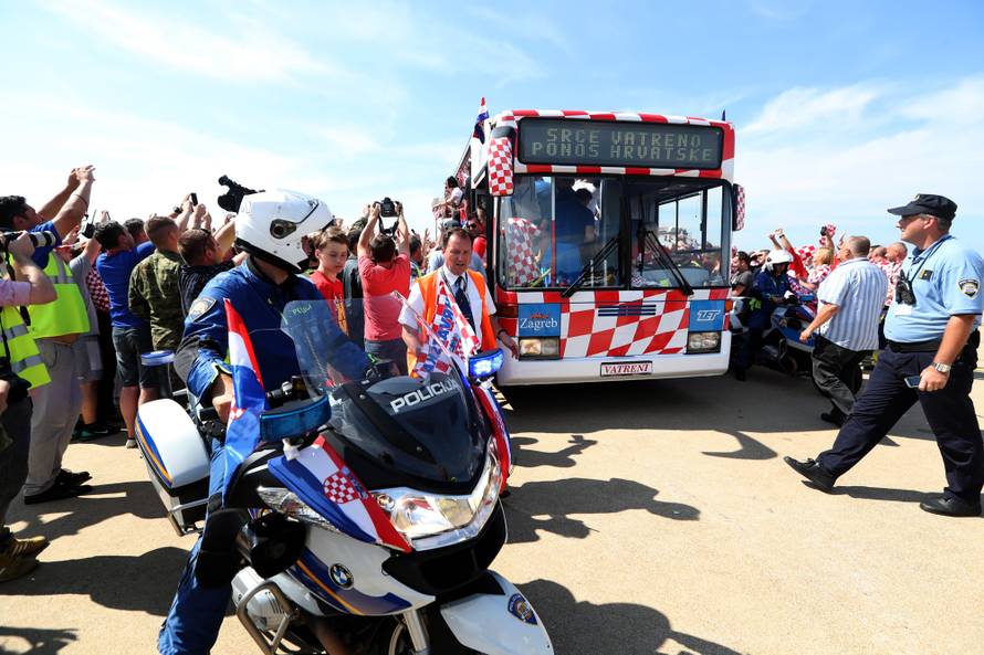 Vatreni sletjeli u ZraÄnu luku dr. Franjo TuÄman