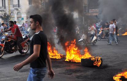 Napeto u Bejrutu: Postavili su blokade pred pogreb generala