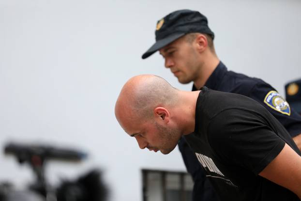 Pula: Na pulski Županijski sud privedena trojica osumnjičena za napad na mladog Slovenca u Poreču