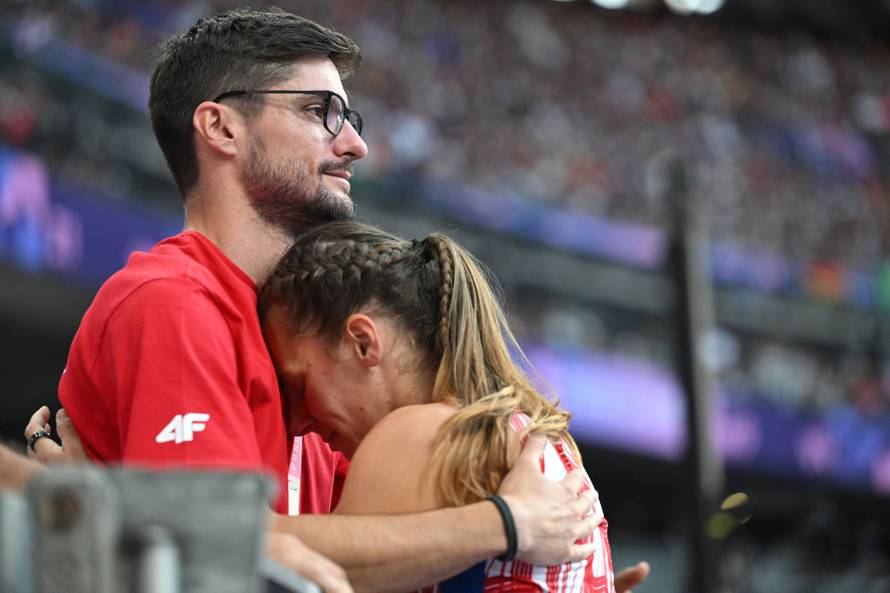 Paris, 100824. Olympic Games, Olympische Spiele, Olympia, OS Paris 2024. Stade de France. Athletics: Sara Kolak in the w