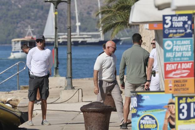 EKSKLUZIVNO Trogir: Nakon četverodnevnog krstarenja Jadranom Jeff Bezos i Lauren Sanchez napustili Hrvatsku