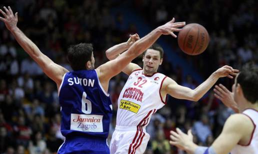 Cibona je iznenadila Cedevitu, double-double Gorana Sutona